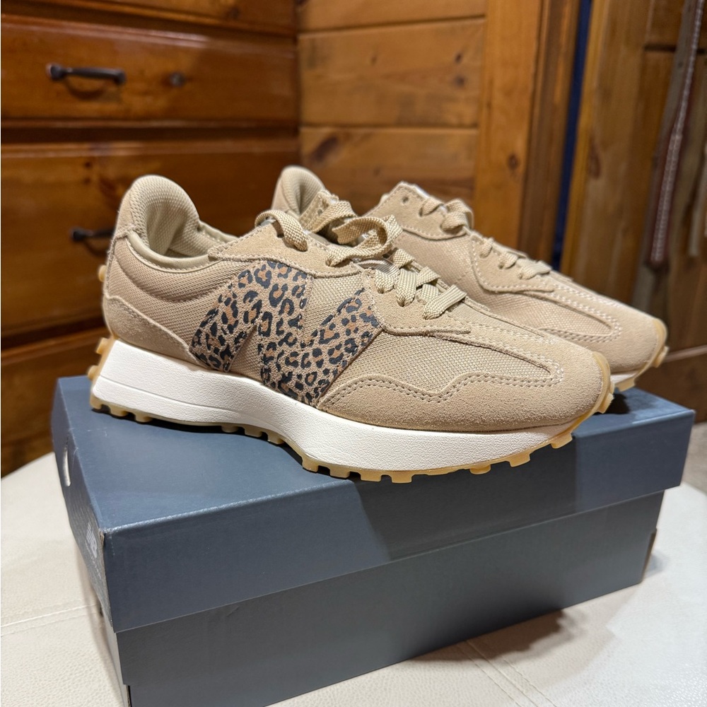 New Balance 327